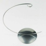  Stojak srebrny na bombkę do rozmiaru 15 cm